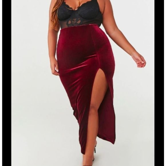 Plus size velvet skirt. Last one - Picture 1 of 8